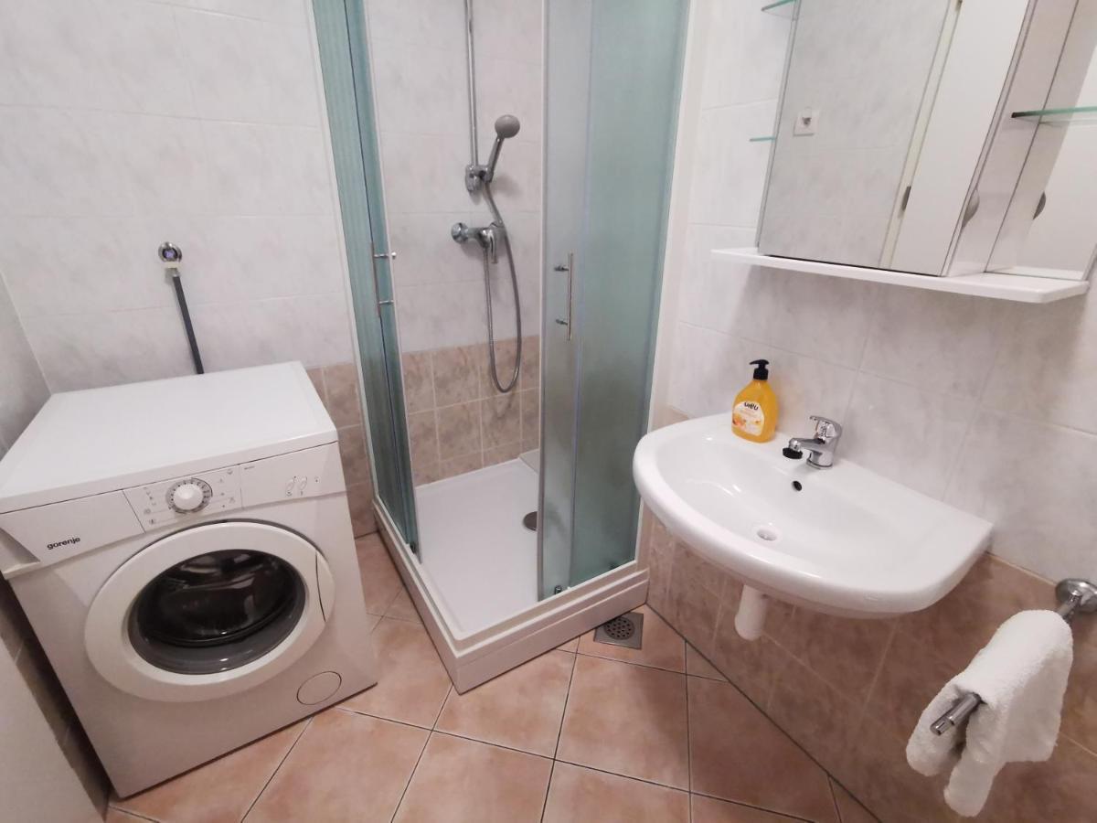 Trnovo Apartment With Free Parking Laibach Exterior foto