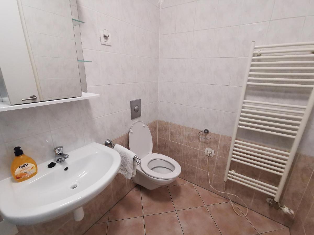 Trnovo Apartment With Free Parking Laibach Exterior foto