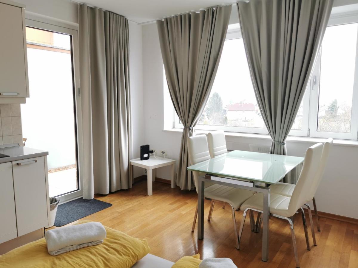 Trnovo Apartment With Free Parking Laibach Exterior foto